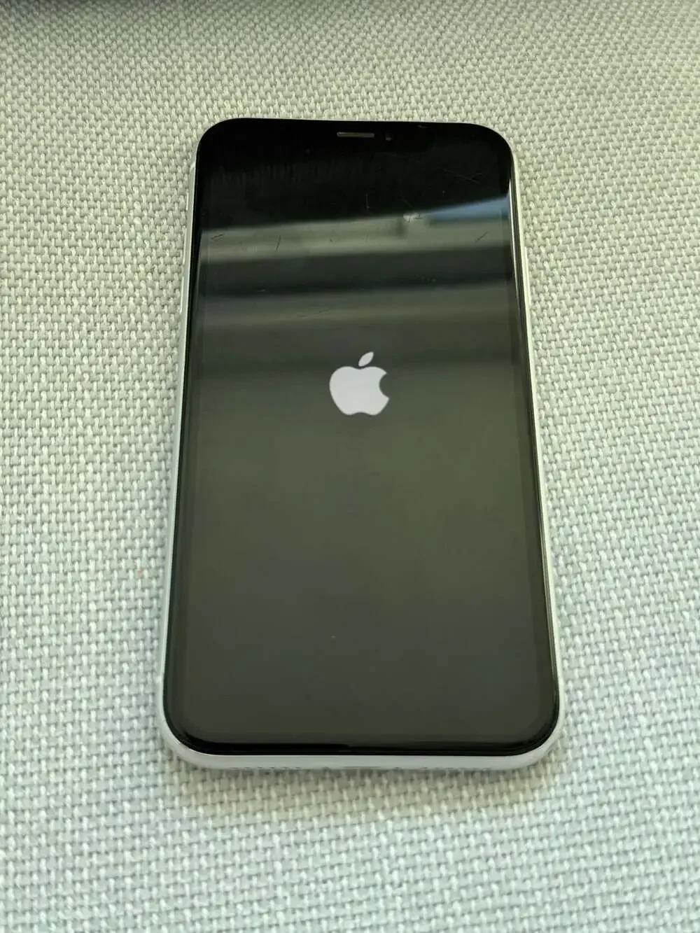 Apple iPhone XR 128GB White (Unlocked)